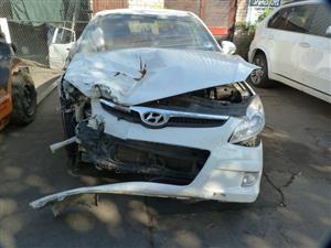 Hyundai i30 1.6 Manual White - 2010 STRIPPING FOR SPARES