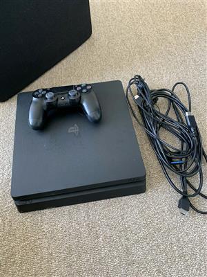 Sony PS4 Slim complete console 1 controler R5500