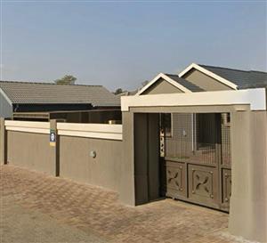 Spacious Family Home to Rent in Fleurhof Ext 23