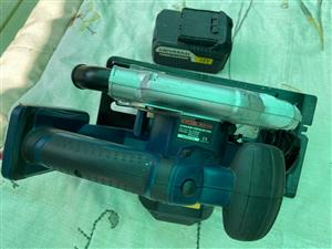Ryobi cordless circular saw with 3000 mah battery.