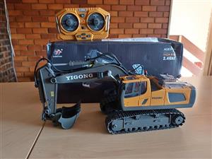 REMOTE CONTROL EXCAVATOR TOY