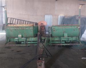 John Deere 7000 4 row Sunflower planter