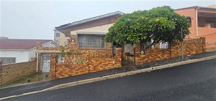 House For Sale in Walmer Estate