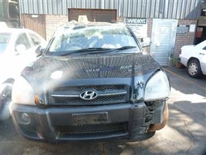 Hyundai Tucson GLS 2.0 Petrol Manual G4GC Black - 2006 SPARESBOYZ STRIPPING FOR 