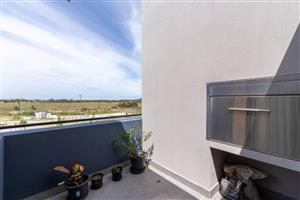 Apartment For Sale in Hansmoeskraal AH