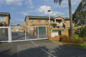Townhouse For Sale in Birchleigh Ext 3