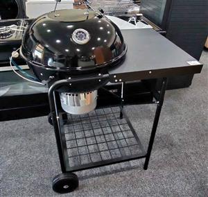 Brand new Terrace Leisure kettle Braai stand