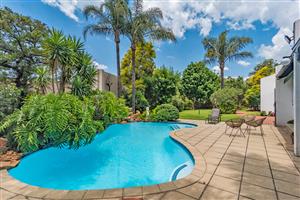 Supersized Family home- Solar, Jojos and so much more!