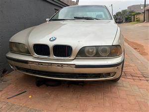 BMW e39 528i stripping