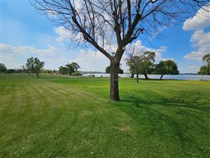 *Luxurious Riverfront Estate Home with Boathouse*