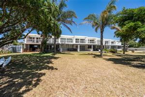 RIVERFRONT RETREAT ON THE KOWIE BEND