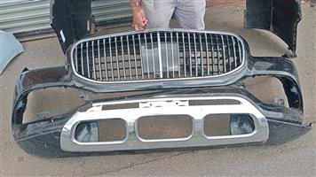 Mercedes Benz w167 front and back bumpers for sell in good condition nice and clean 