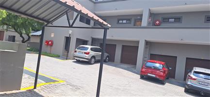 "Spacious 2-bed apartment in Noordwyk, Midrand, featuring modern amenities and close proximity