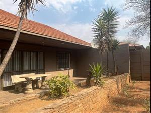 An amazingly spacious house with cottage