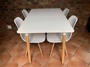 Modern Dining Table with 4 Chairs – 120 × 80 × 75 cm