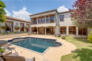 Elegant Family Home in Dainfern Golf Estate | Pool, Garden & Triple Garage
