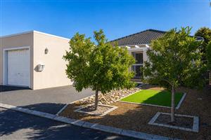 House For Sale in Sunningdale