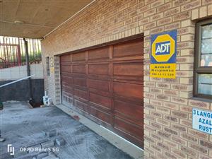 Merantie double garage door with digidoor remote 