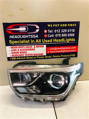 Hyundai H1 grand Starex left side halogen headlight (2019)