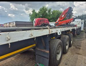 FOR SALE: 2006 SATB TRI-AXLE FLATDECK TRAILER WITH CRANE