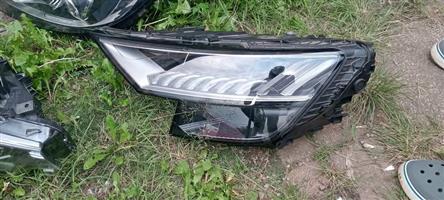 AUDI RSQ8 /Q8 HEADLIGHT for sell in good condition nice and second hand original 