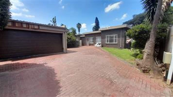 House For Sale in Birchleigh