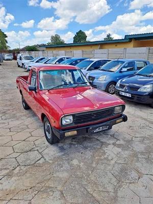 1998 NISSAN 1400  5-spd