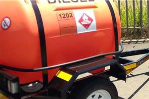 600 LITRE PLASTIC DIESEL/WATER BOWSER 