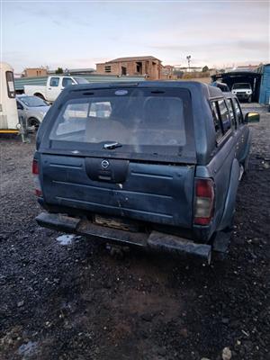 Nissan np300 parts for stripping petrol and diesel 
