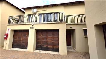 Townhouse For Sale in Melodie