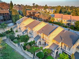 3-Bedroom, 2,5 bathroom Townhouse for Sale in Morningside Manor