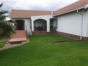 3bed 2.5 bath house to let