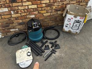 Vacuum cleaner Makita 