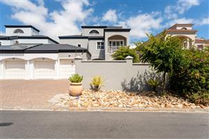 House For Sale in Hout Bay Central