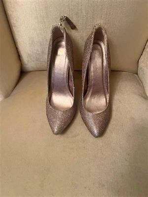Gold ladies shoes