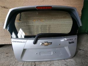 Chevrolet Spark tailgate with glass and lock mechanism for sale