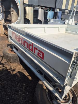 Mahindra loading bin new R12500