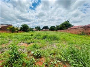 1500M² PRIME STAND IN A HIGH-DEMAND SUBURB. DEVELOPERS DREAM!