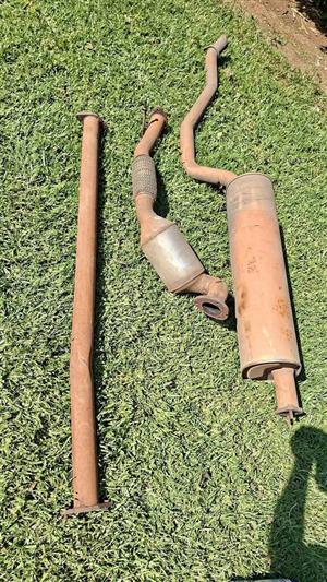 Full exhaust and catalytic converter from 3.2 Ford Ranger