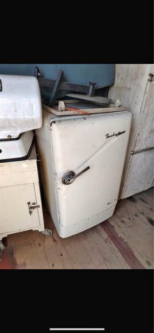 Fuchsware fridge Medium