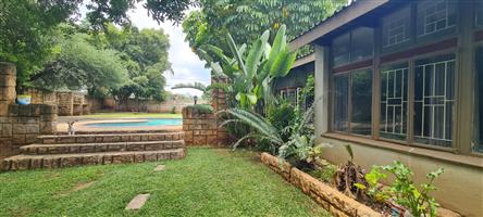 Spacious Family Living on an Expansive Stand with Flatlet & Excellent Extras