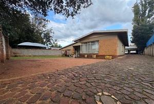 House For Sale in Rothdene