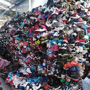 Wholesale used clothing and shoe bales well sorted  in bales
