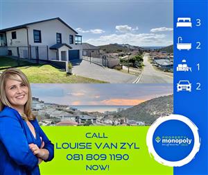 Spacious Freestanding 3 Bedroom Home For Sale in Island View, Mossel Bay