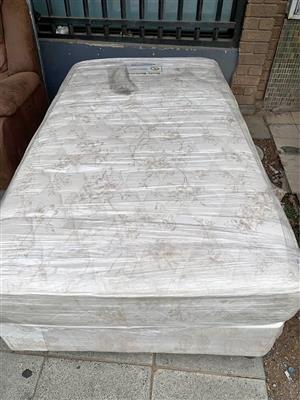 Single bed Restonic Still in very good condition