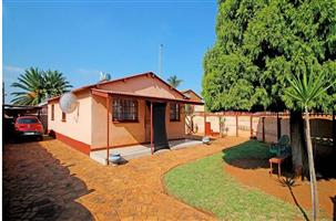 House for Sale in Lenasia Extension 10