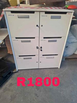 6 Door Locker for sale!
