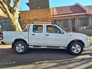 2012 NISSAN NP300 HARDBODY DOUBLE CAB PETROL IN EXCELLENT CONDITION