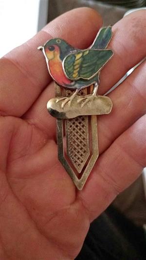 Vintage trifari polychrome enamel robin bookmark