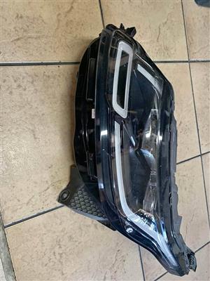 Range Rover velar headlight